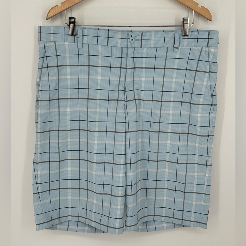 Nike Golf Men's Sz 38 Flat Front Light Blue Plaid Shorts N1
